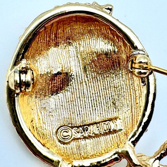 Vintage 70s Sarah Coventry Gold-Tone Owl Brooch W/ Green Eyes - Picture 7 of 9